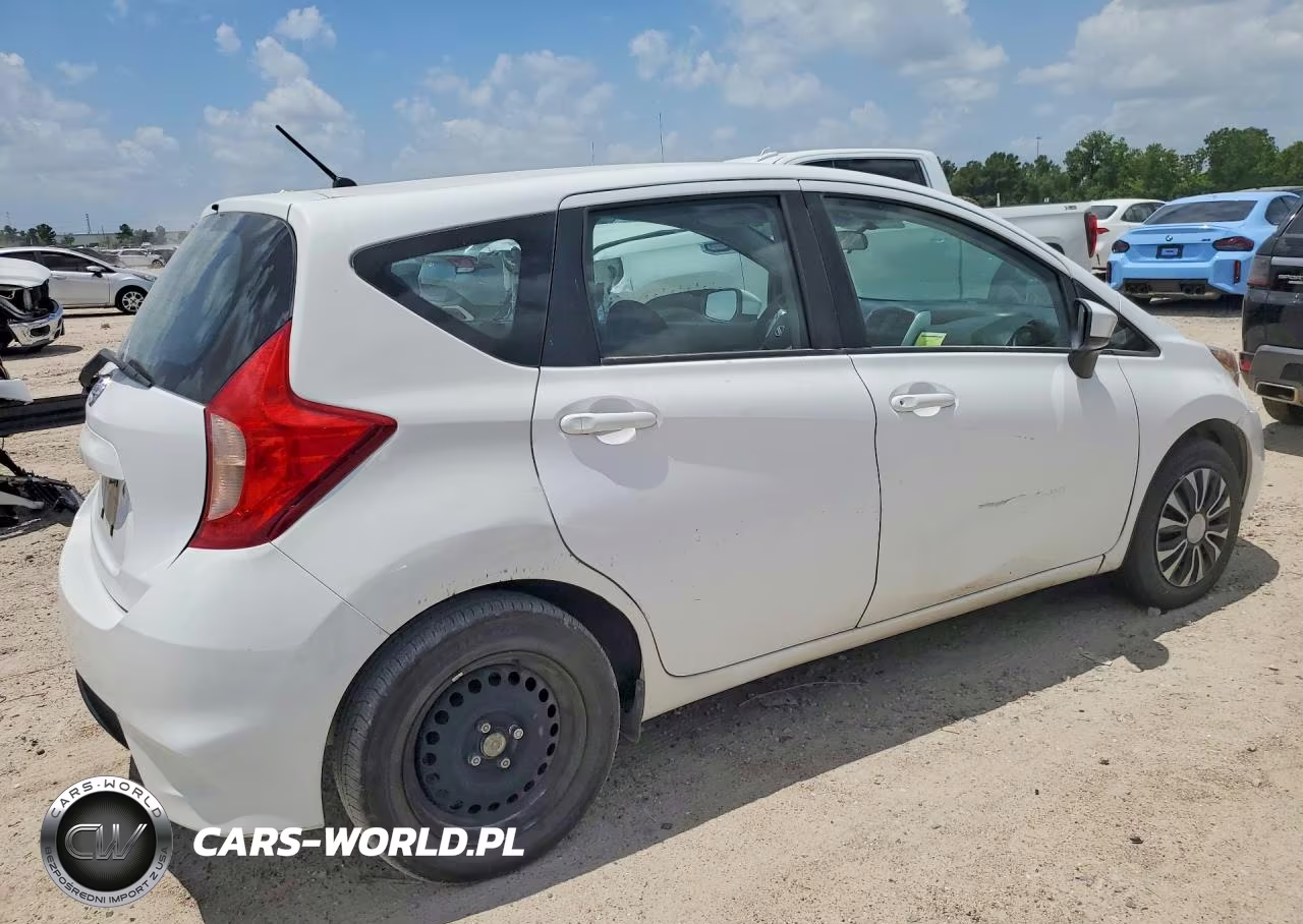 2017 Nissan Versa Note S Plus VIN:3N1CE2CP7HL369670 - 3