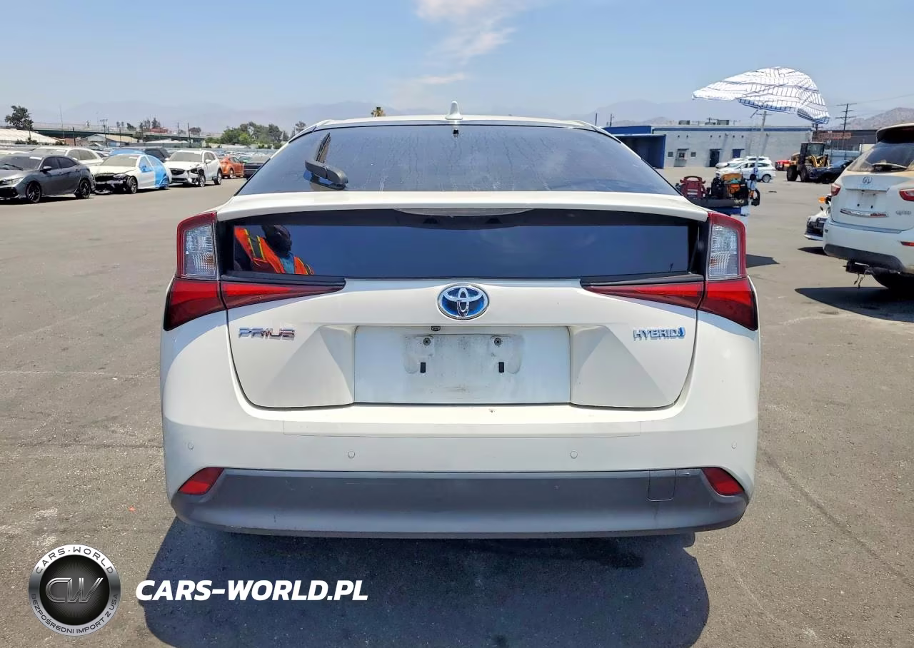 2020 Toyota Prius Le VIN:JTDKARFU4L3113425 - 6