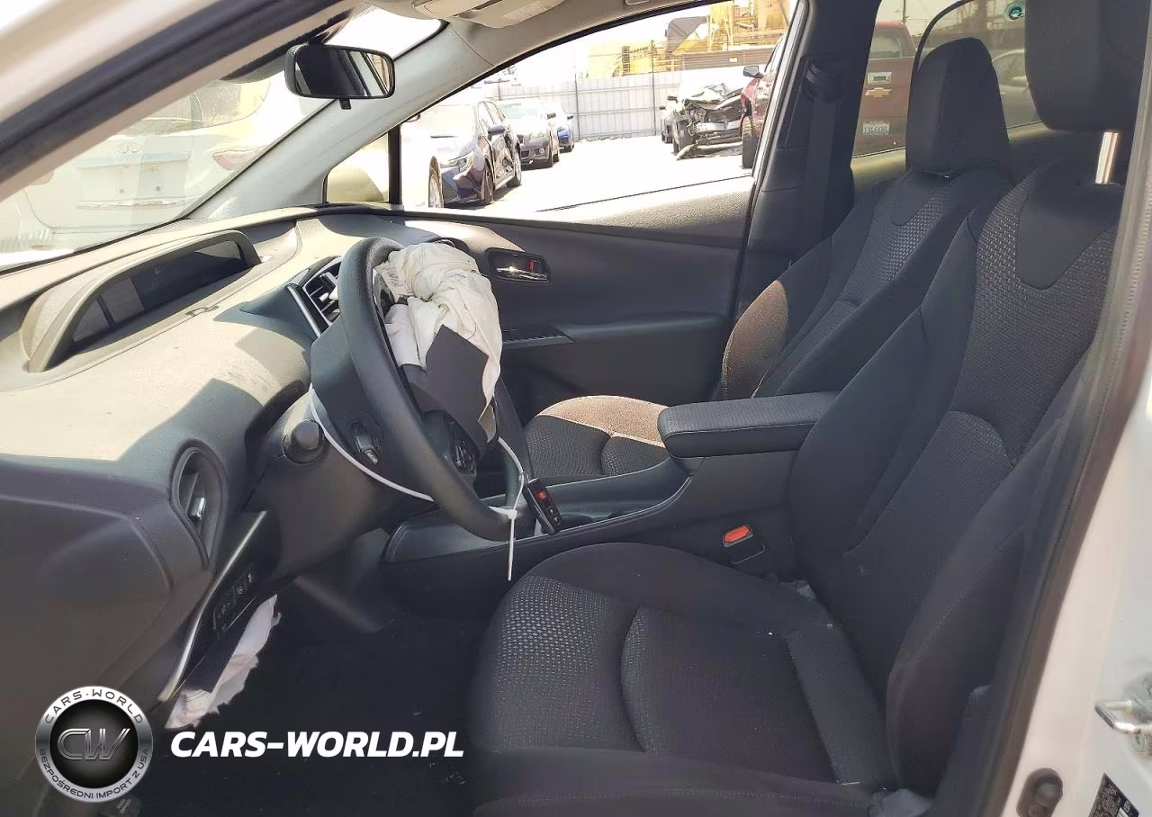 2020 Toyota Prius Le VIN:JTDKARFU4L3113425 - 7