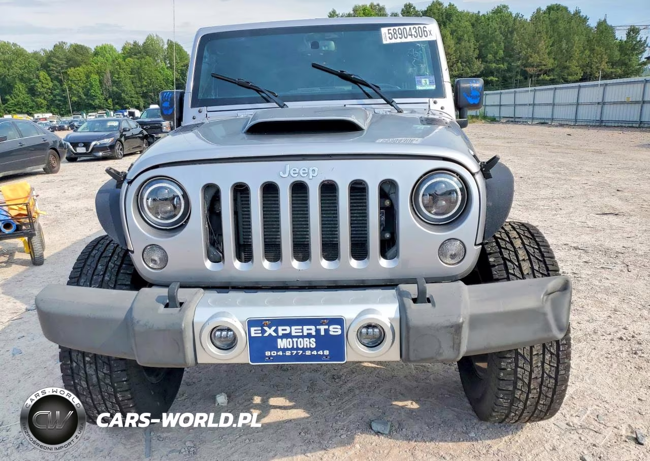 2015 Jeep Wrangler Unlimited Sahara VIN:1C4BJWEGXFL744579 - 5
