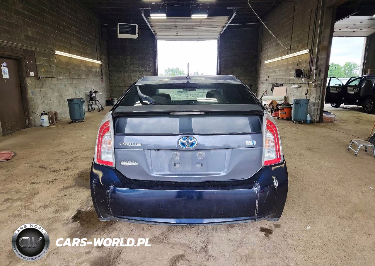 2014 Toyota Prius Two VIN:JTDKN3DU1E1752140 - 6