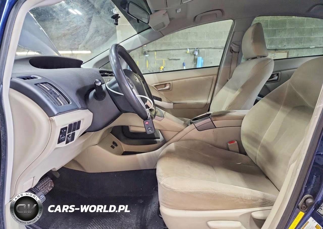 2014 Toyota Prius Two VIN:JTDKN3DU1E1752140 - 7