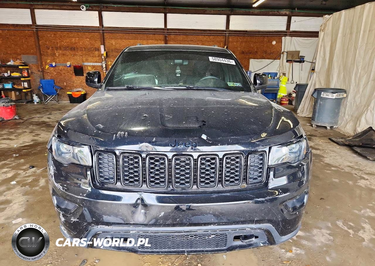 2018 Jeep Grand Cherokee Laredo VIN:1C4RJFAG7JC390307 - 5