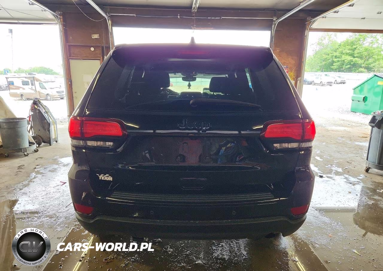 2018 Jeep Grand Cherokee Laredo VIN:1C4RJFAG7JC390307 - 6
