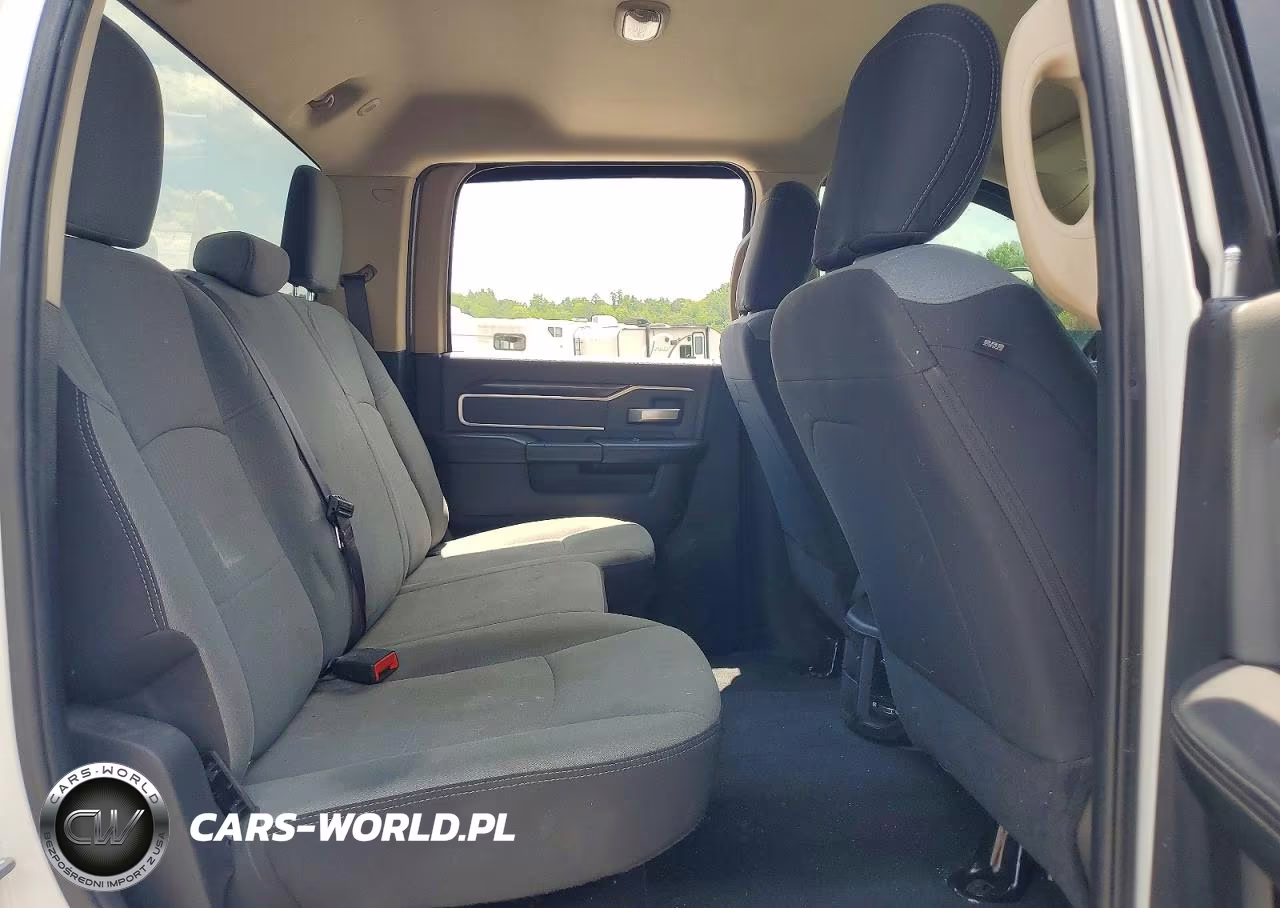 2019 Ram 2500 Big Horn VIN:3C6UR5JL2KG689073 - 10