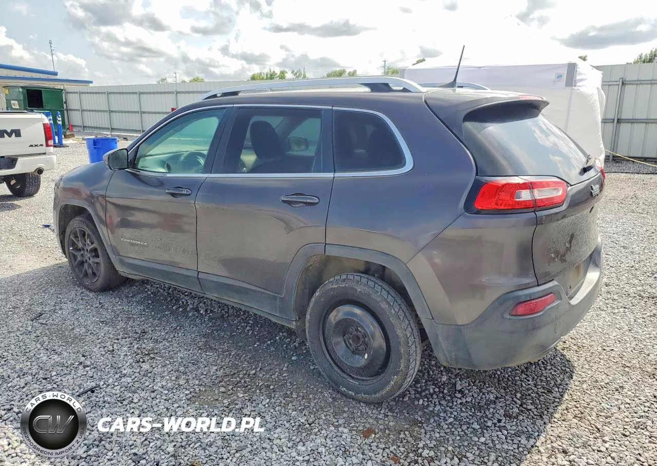 2018 Jeep Cherokee Latitude Plus VIN:1C4PJLLB4JD509870 - 2