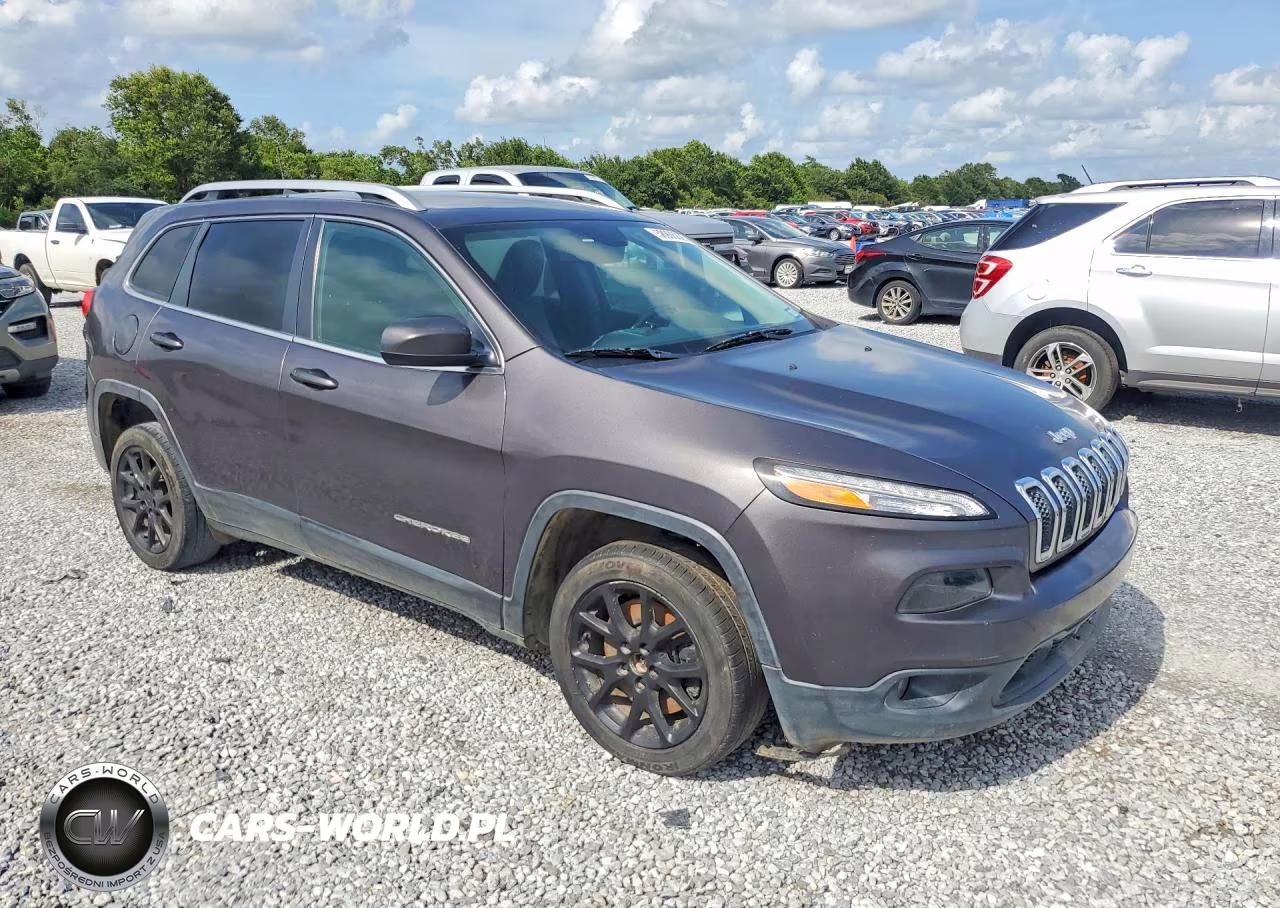 2018 Jeep Cherokee Latitude Plus VIN:1C4PJLLB4JD509870 - 4