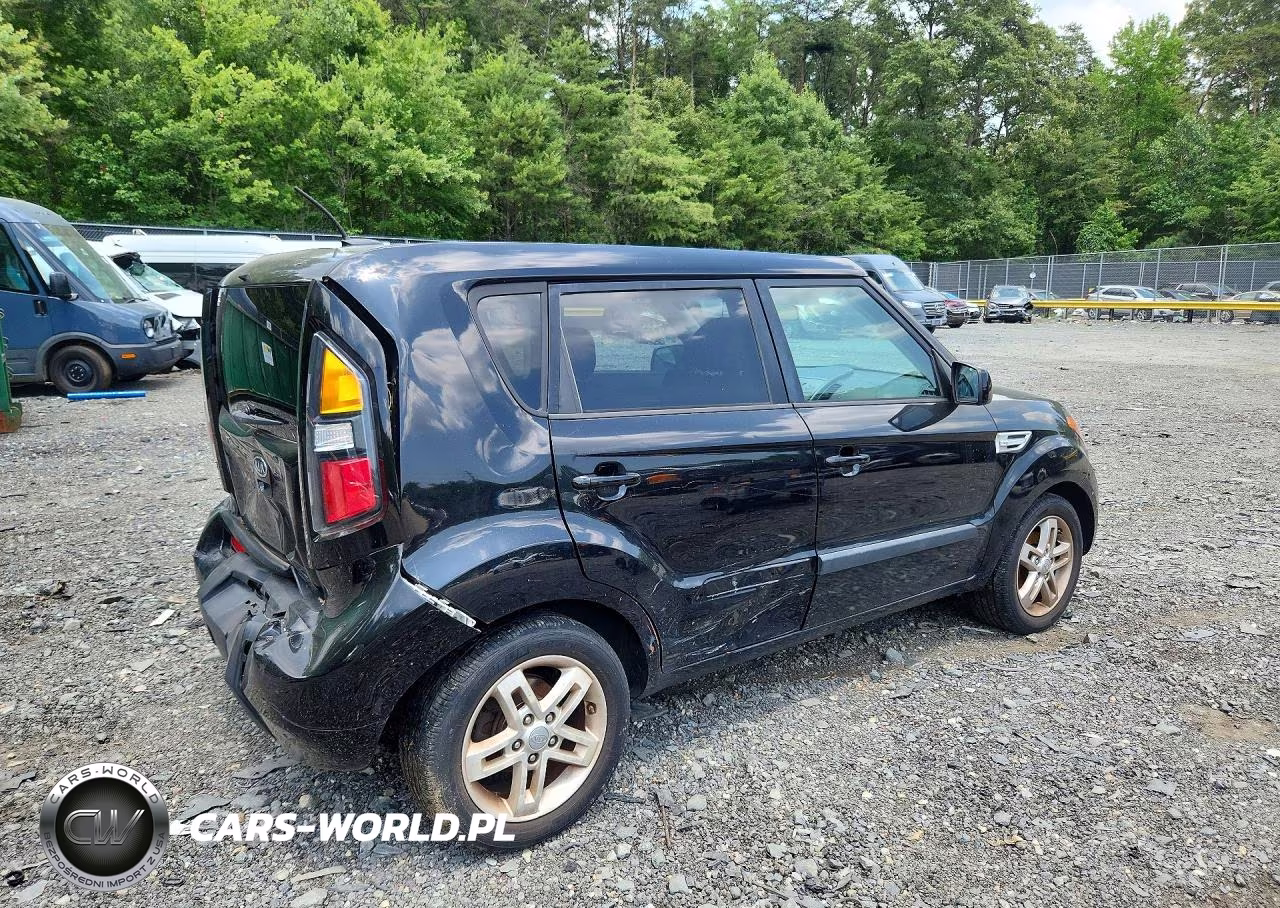 2011 Kia Soul + VIN:KNDJT2A26B7257195 - 3