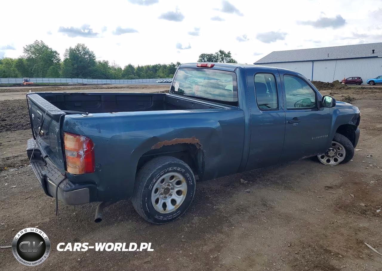 2007 Chevrolet Silverado C1500 Classic VIN:1GCEC19X97Z636683 - 3