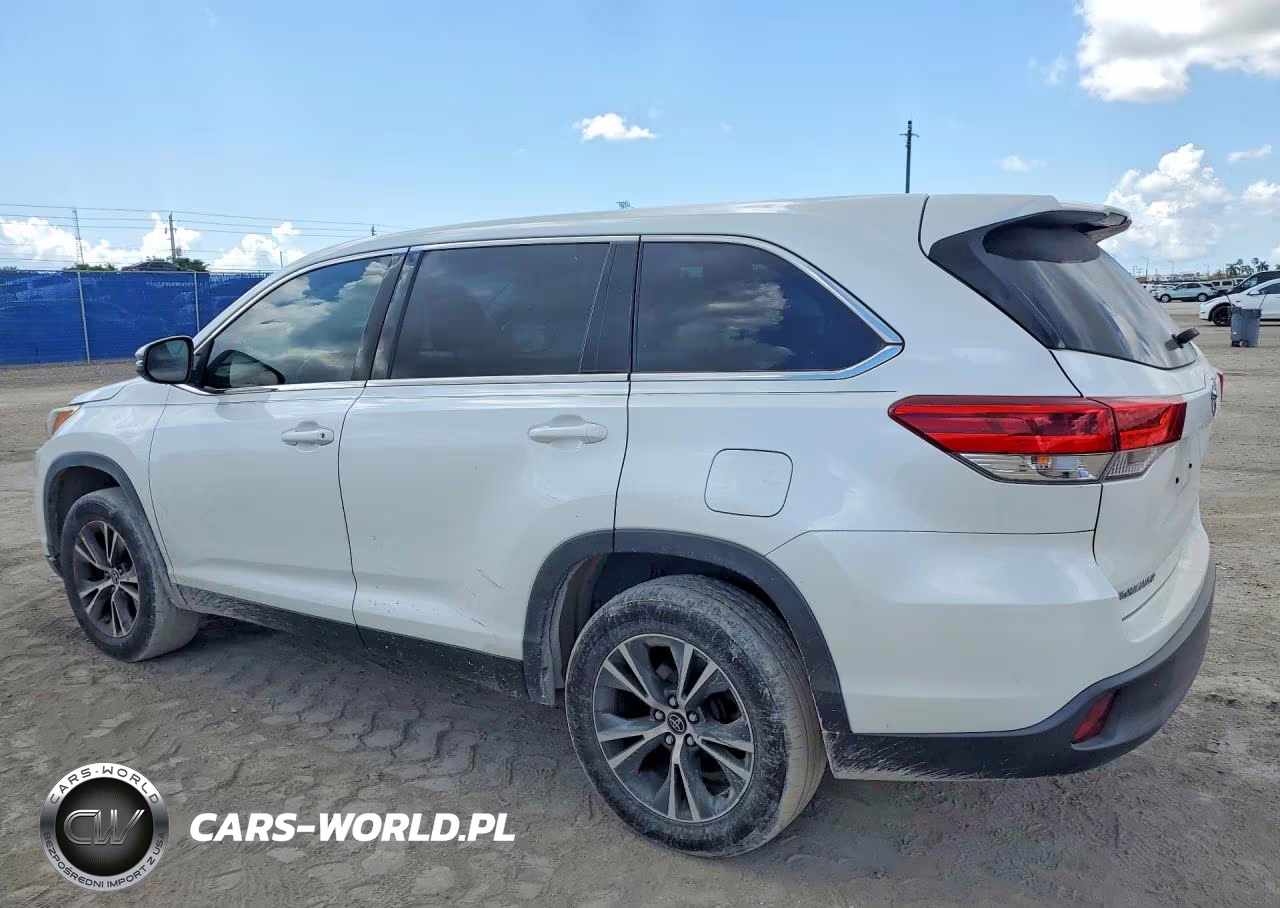 2019 Toyota Highlander Le VIN:5TDZARFH7KS052277 - 2