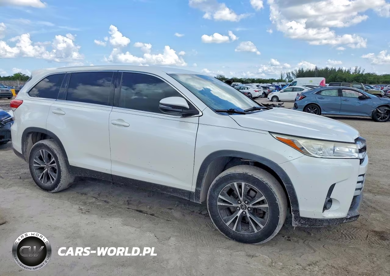 2019 Toyota Highlander Le VIN:5TDZARFH7KS052277 - 4