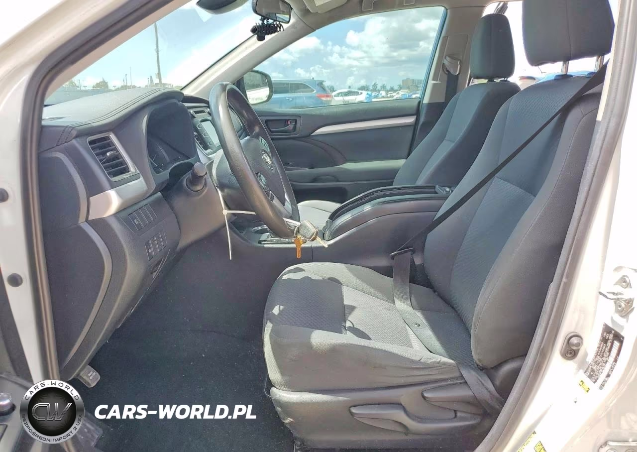 2019 Toyota Highlander Le VIN:5TDZARFH7KS052277 - 7