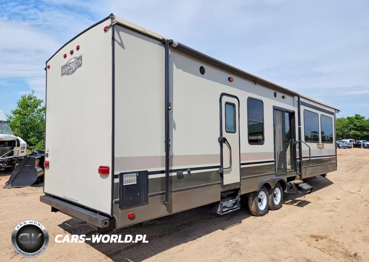 2015 Cross Roads Hampton Camper VIN:4V0TC3826FE015860 - 4
