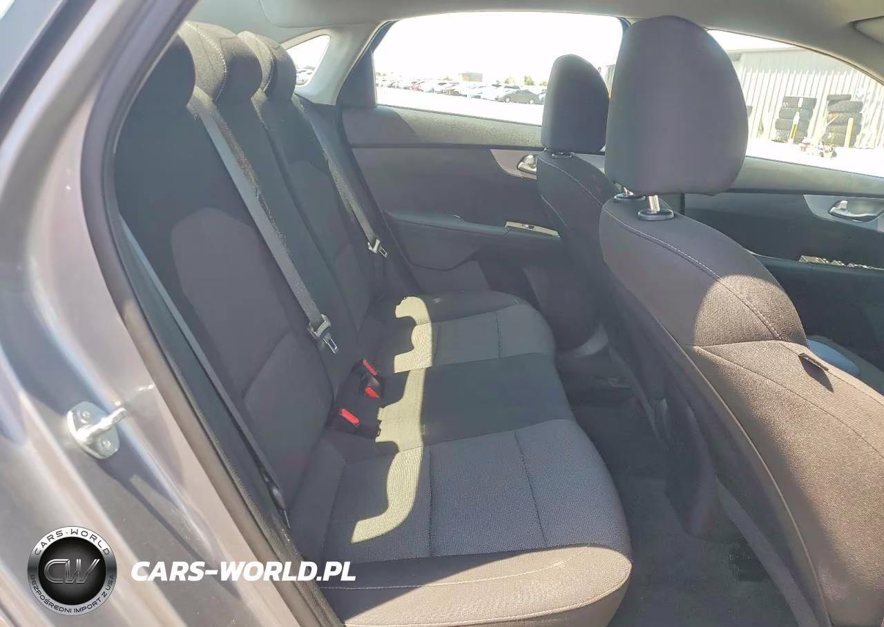 2024 Kia Forte Lxs VIN:3KPF24ADXRE742892 - 10