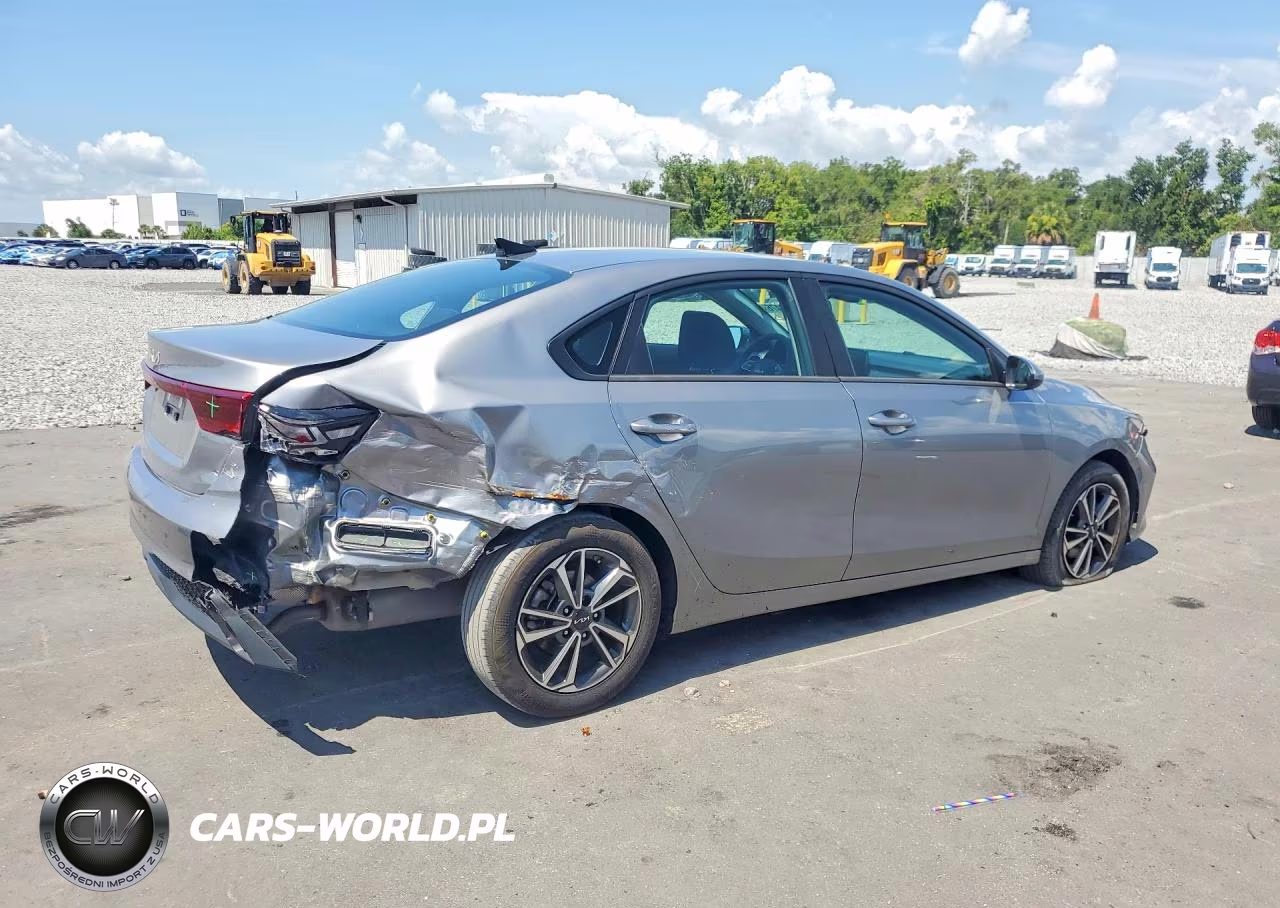 2024 Kia Forte Lxs VIN:3KPF24ADXRE742892 - 3