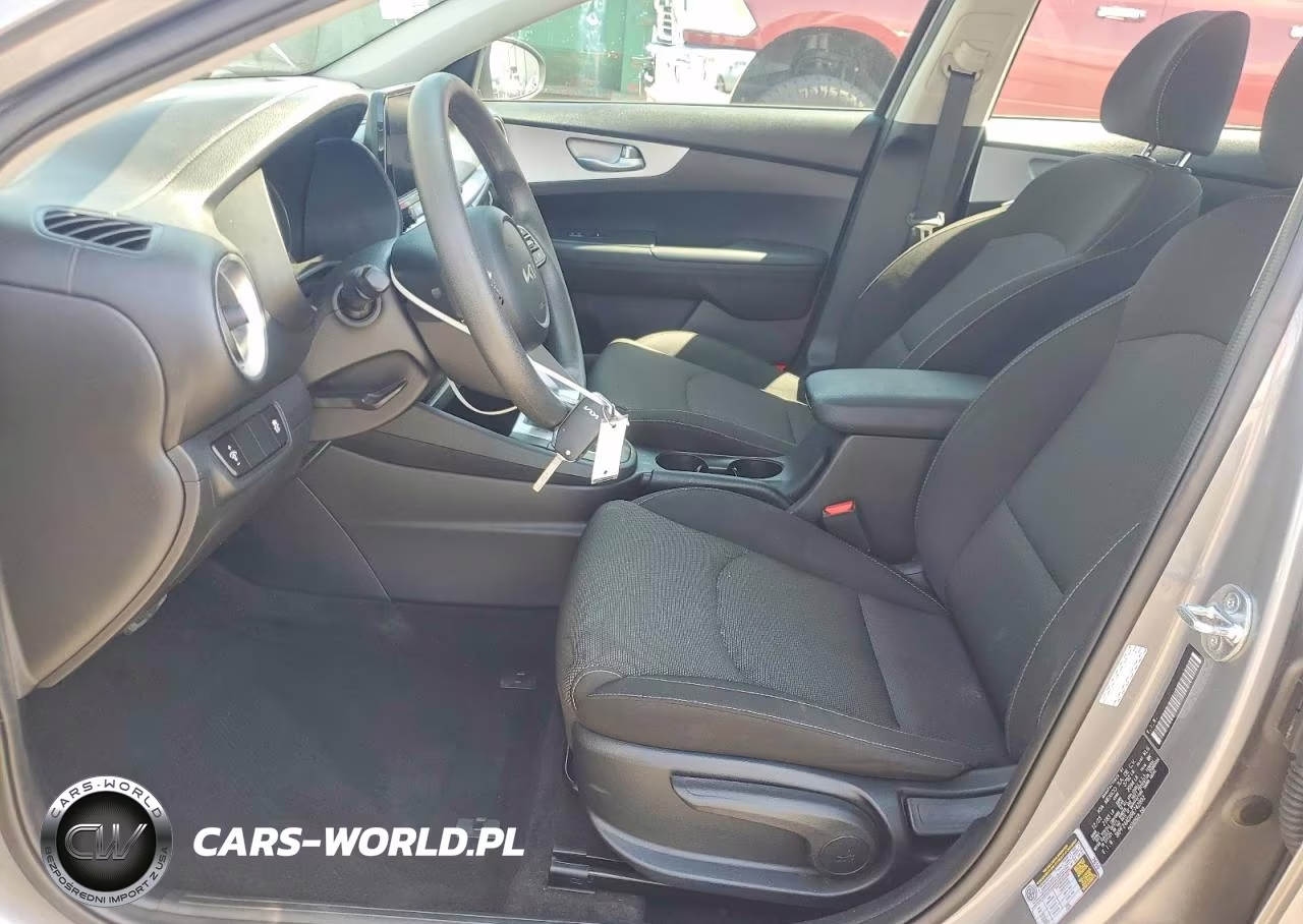 2024 Kia Forte Lxs VIN:3KPF24ADXRE742892 - 7