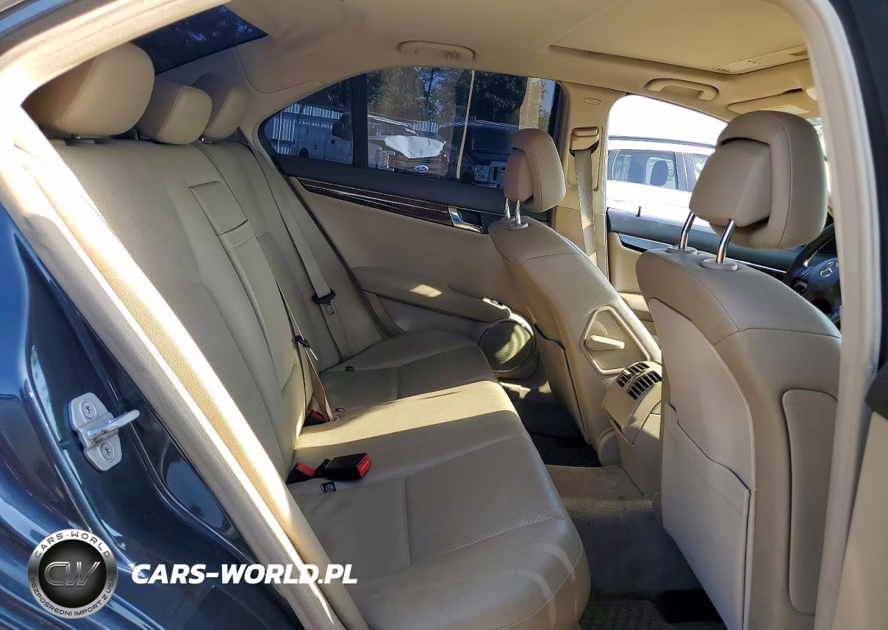 2011 Mercedes-Benz C 300 4Matic VIN:WDDGF8BB4BF542170 - 10