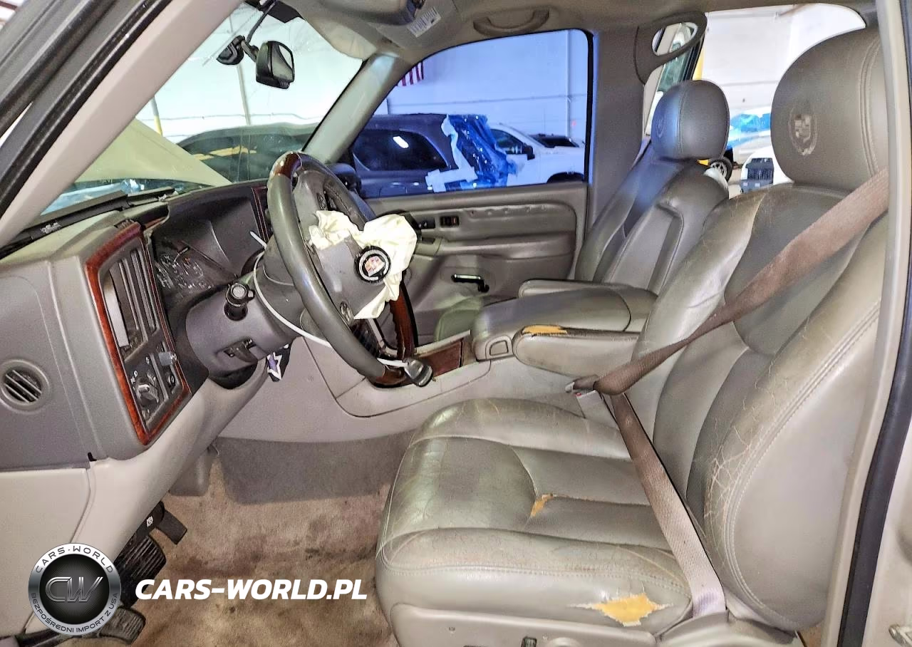 2006 Cadillac Escalade Luxury VIN:1GYEC63N06R158070 - 7