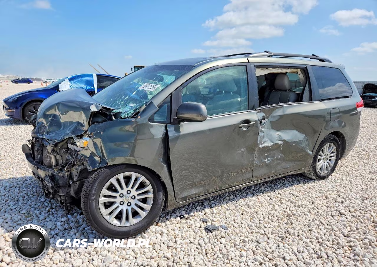 2012 Toyota Sienna Xle 8-Passenger – zdjęcie 1 z 14