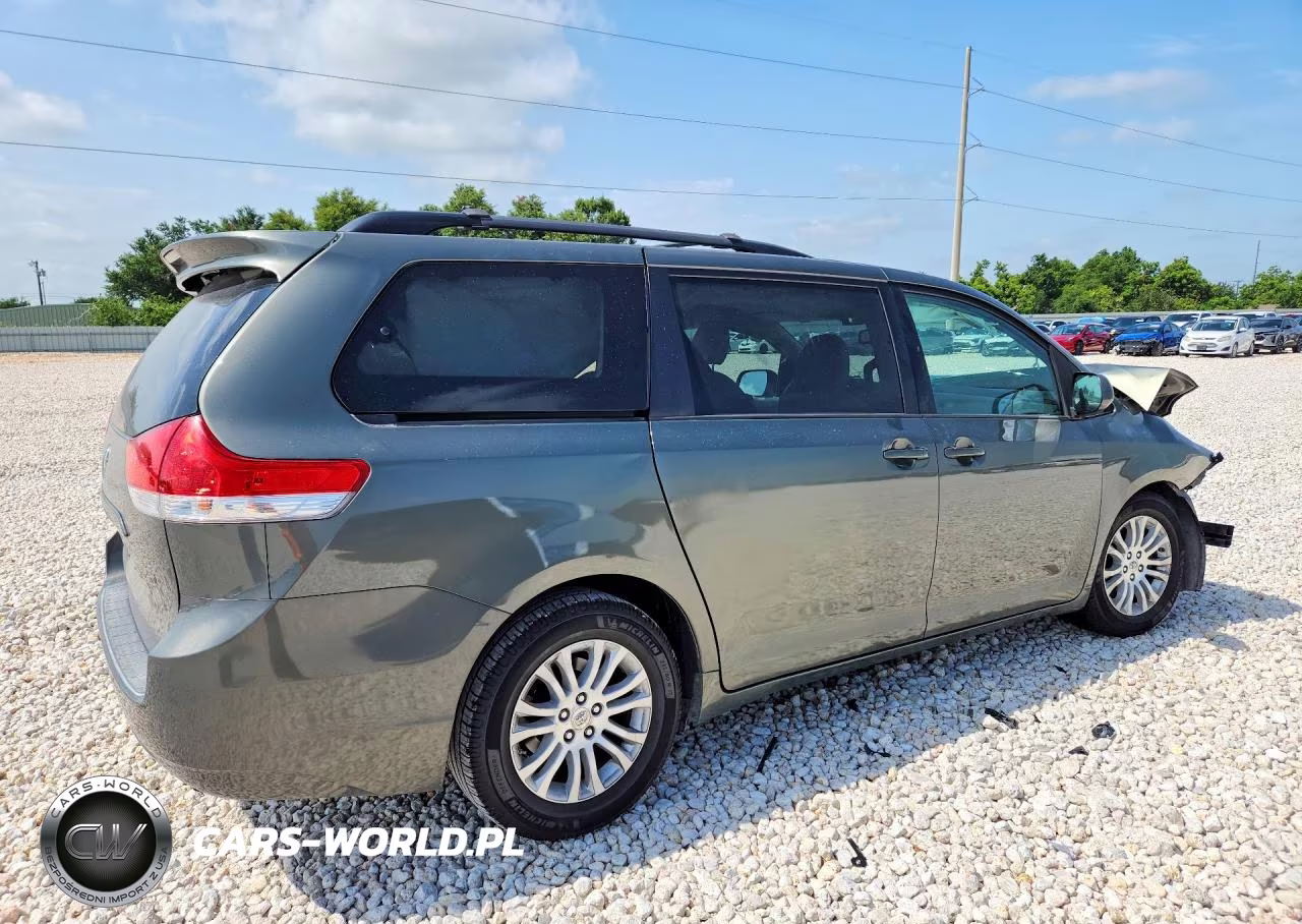 2012 Toyota Sienna Xle 8-Passenger VIN:5TDYK3DC5CS268496 - 3