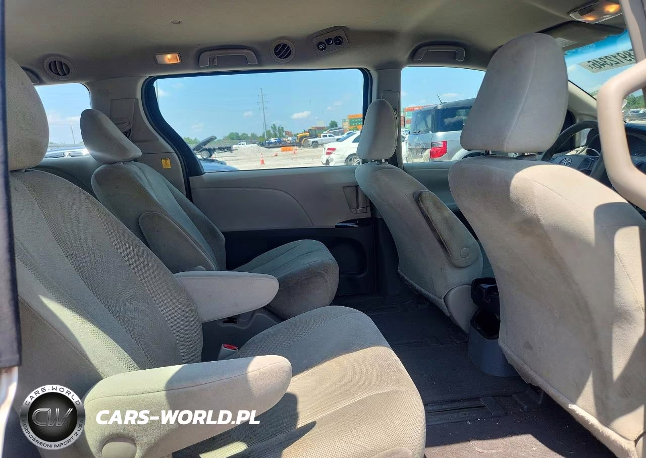 2011 Toyota Sienna Base 7-Passenger VIN:5TDZK3DC7BS020785 - 11
