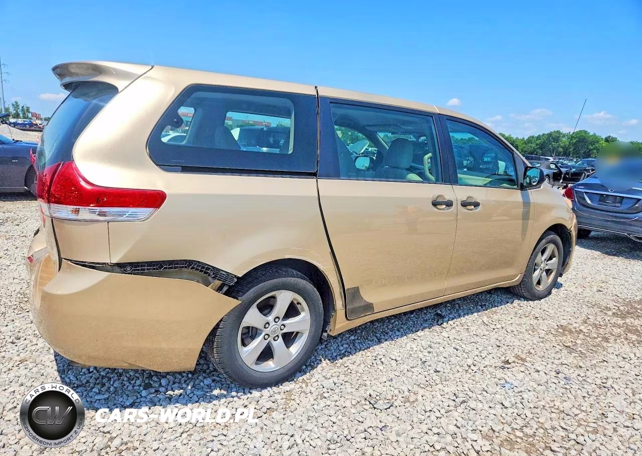 2011 Toyota Sienna Base 7-Passenger VIN:5TDZK3DC7BS020785 - 3
