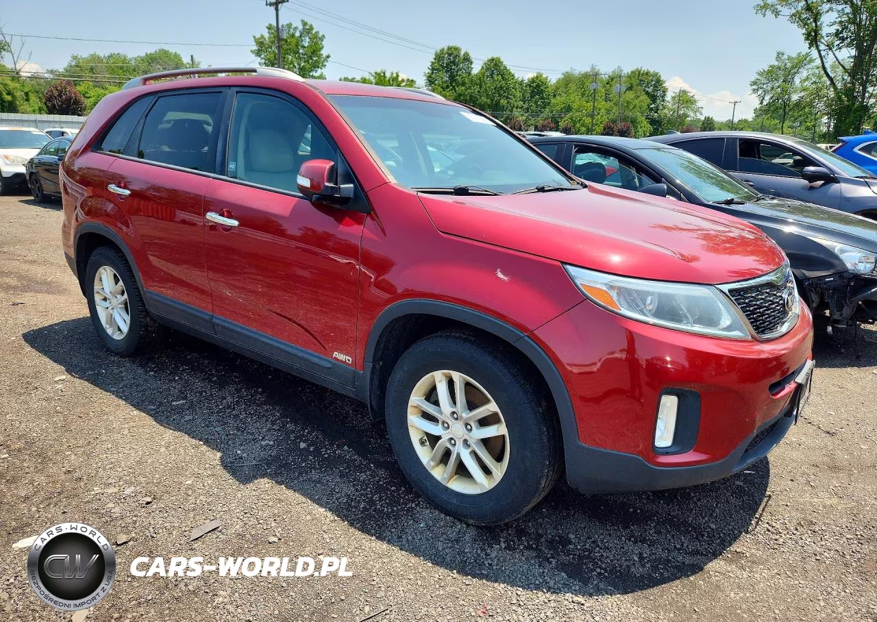 2015 Kia Sorento Lx VIN:5XYKTCA66FG636736 - 4