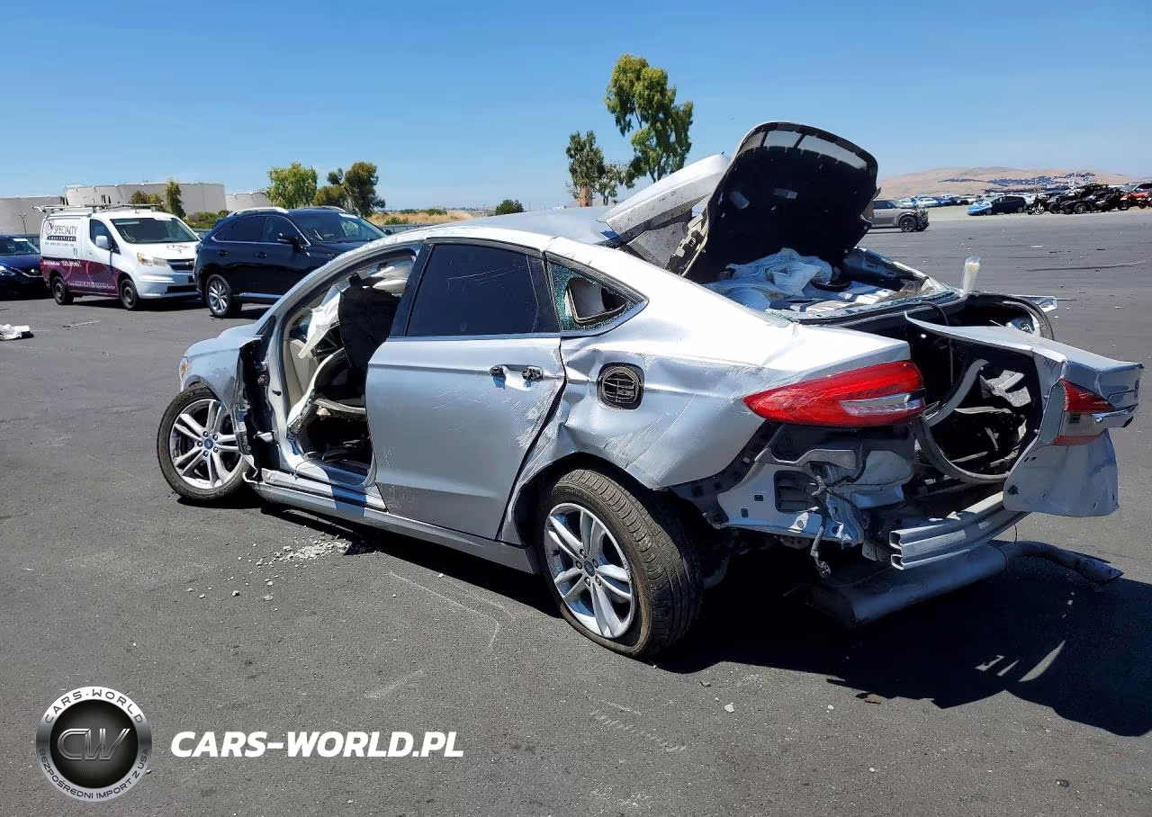 FORD FUSION SE VIN:3FA6P0HD7JR262764 - 2
