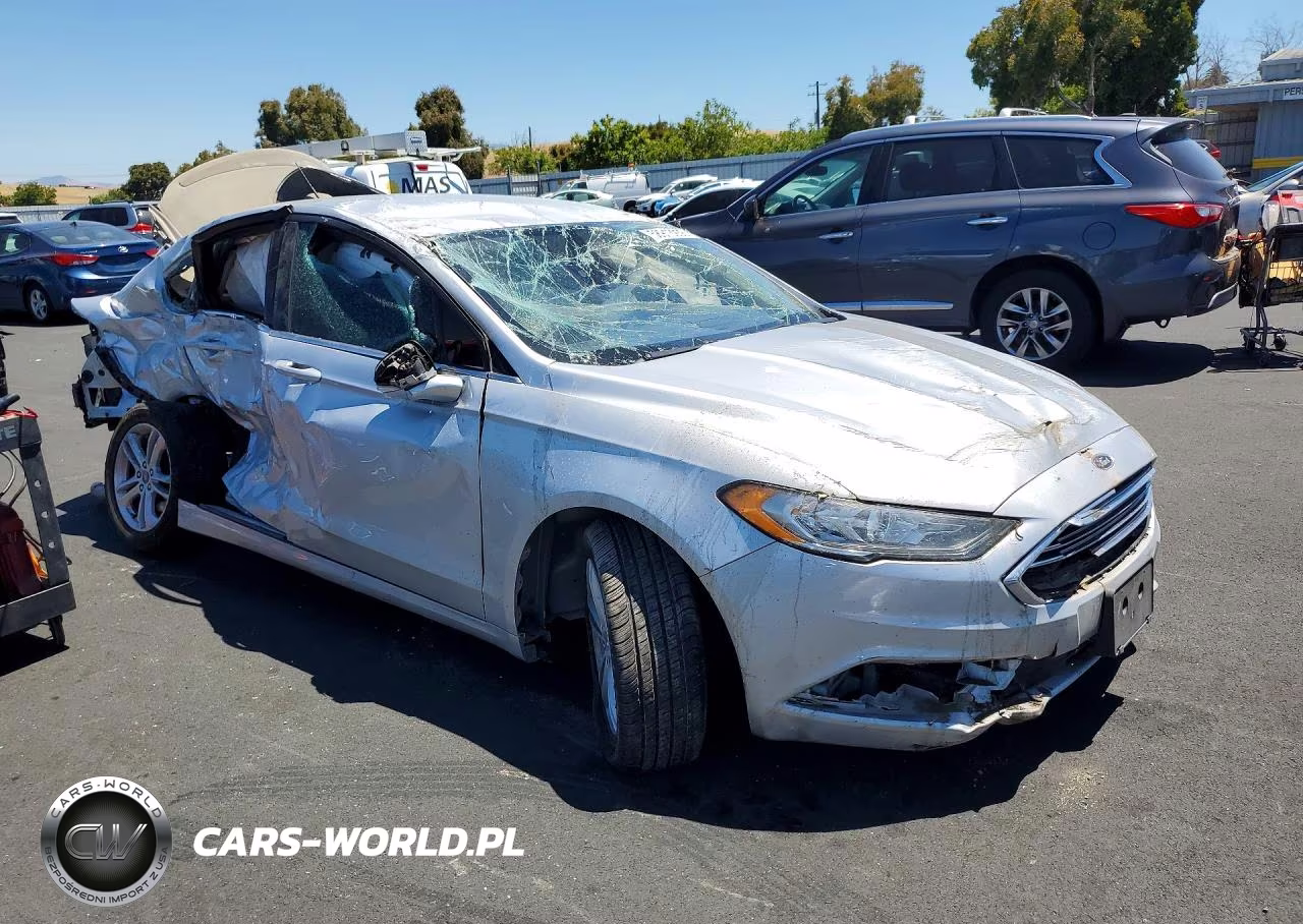 FORD FUSION SE VIN:3FA6P0HD7JR262764 - 4