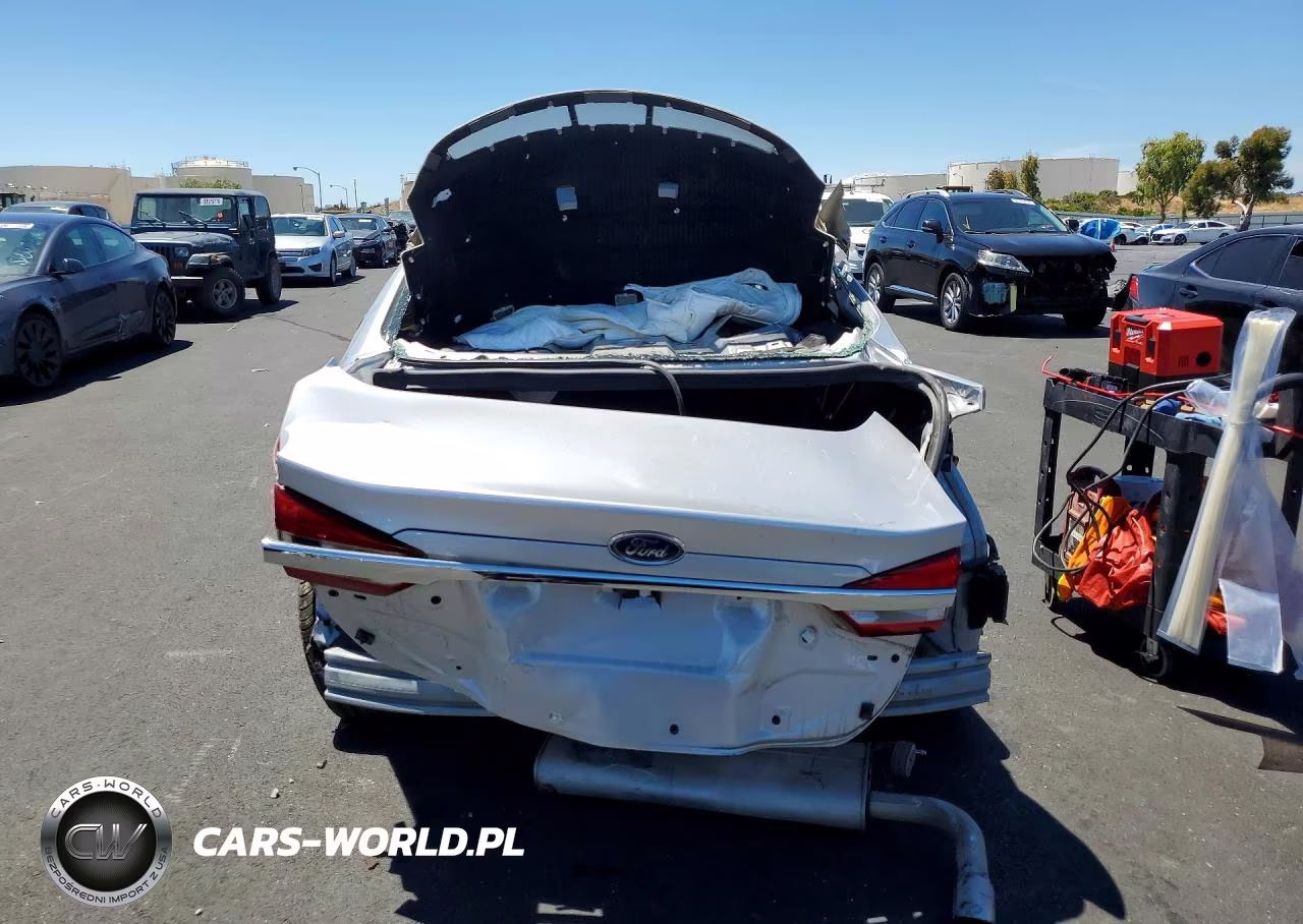 FORD FUSION SE VIN:3FA6P0HD7JR262764 - 6