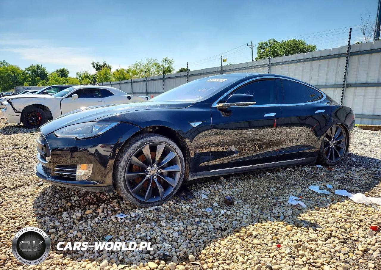 2013 Tesla Model S – zdjęcie 1 z 12