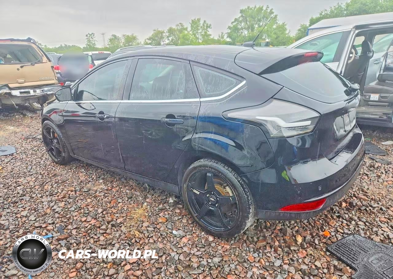 2018 Ford Focus Titanium VIN:1FADP3N24JL326138 - 2
