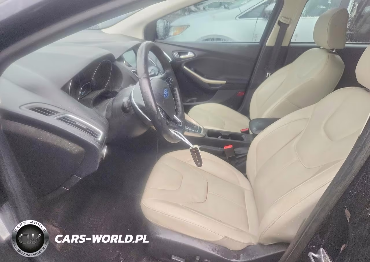 2018 Ford Focus Titanium VIN:1FADP3N24JL326138 - 7