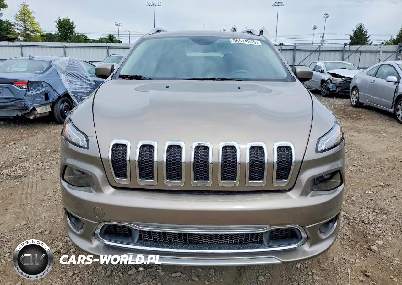 2017 Jeep Cherokee Latitude 4X4 VIN:1C4PJMCB1HW659861 - 5