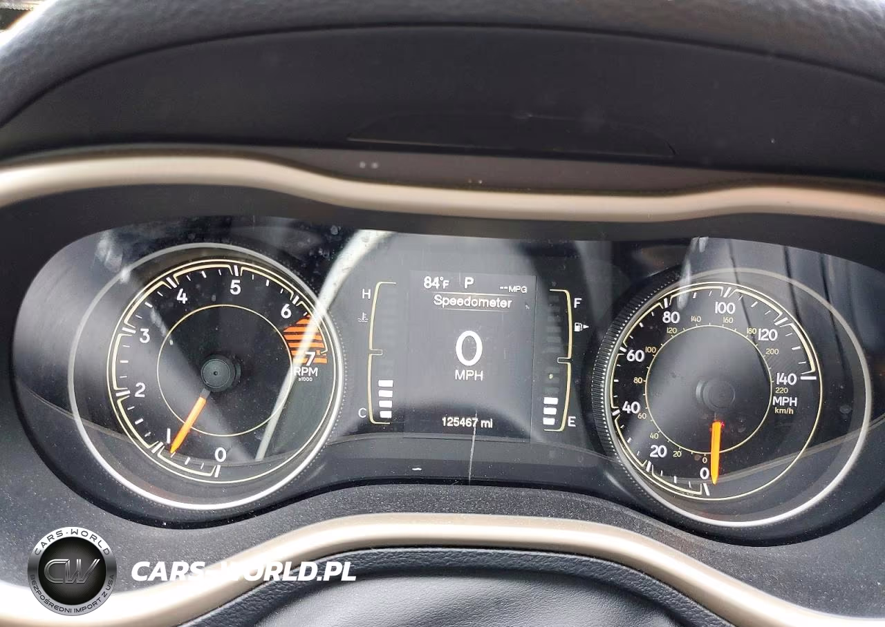 2017 Jeep Cherokee Latitude 4X4 VIN:1C4PJMCB1HW659861 - 9