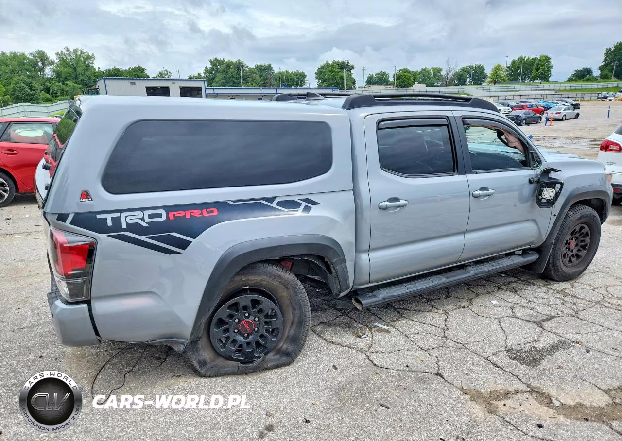 2017 Toyota Tacoma Trd Pro VIN:5TFCZ5AN1HX089011 - 3