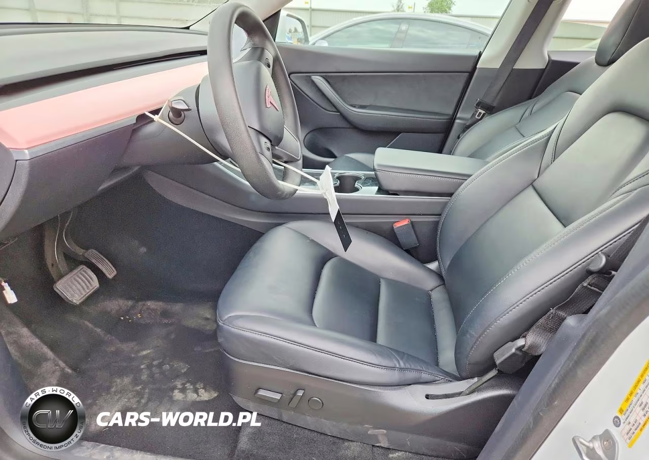 2020 Tesla Model Y VIN:5YJYGDEEXLF009403 - 7