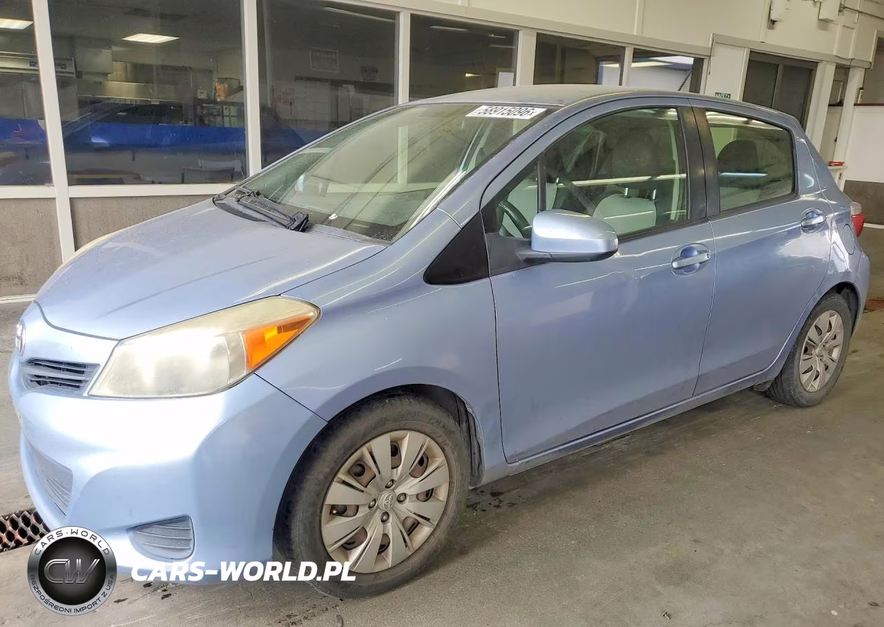 2013 Toyota Yaris 5-Door Le
