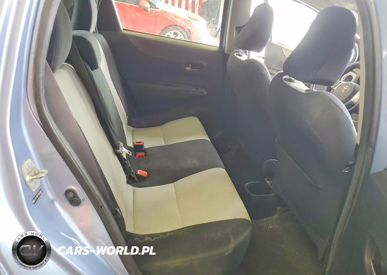 2013 Toyota Yaris 5-Door Le VIN:JTDKTUD37DD558857 - 10