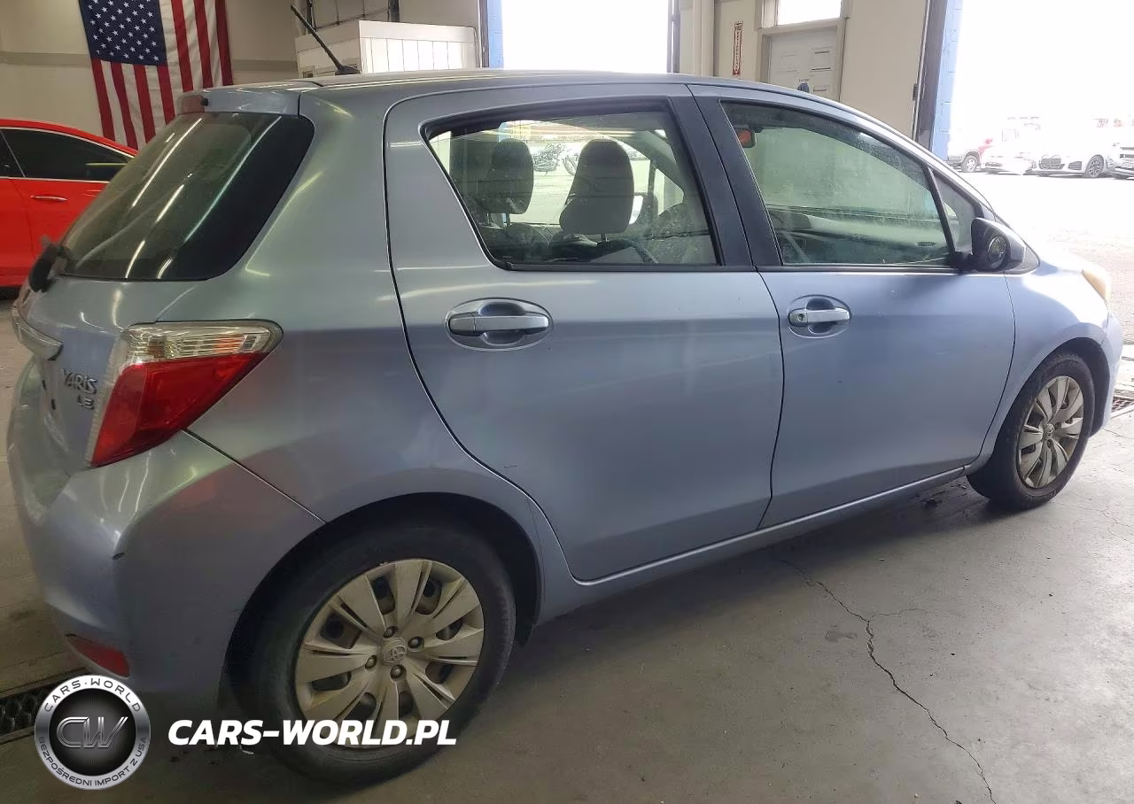 2013 Toyota Yaris 5-Door Le VIN:JTDKTUD37DD558857 - 3