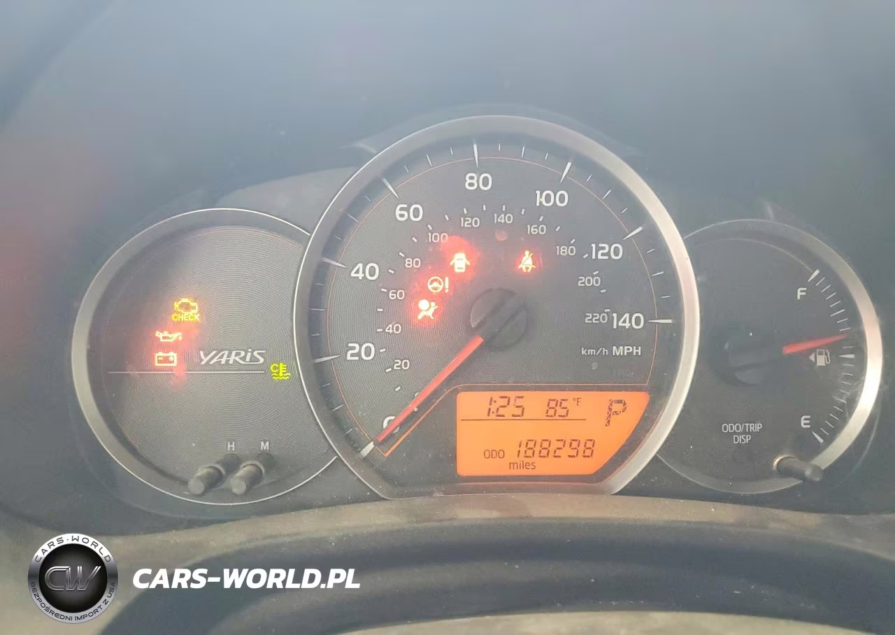 2013 Toyota Yaris 5-Door Le VIN:JTDKTUD37DD558857 - 9