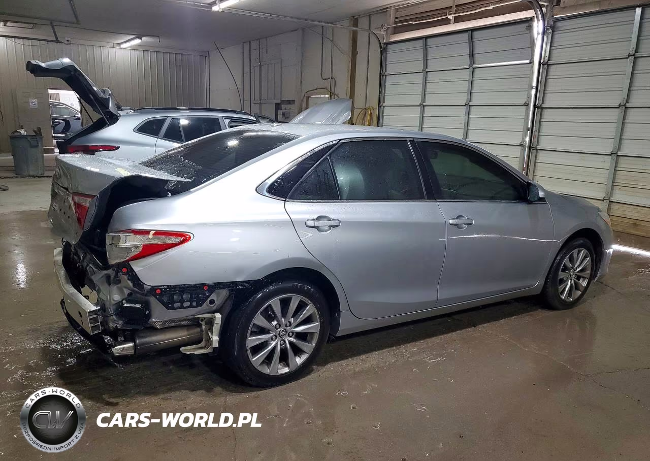 2015 Toyota Camry Xle VIN:4T1BF1FK9FU914752 - 3