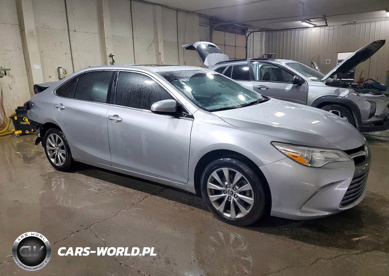 2015 Toyota Camry Xle VIN:4T1BF1FK9FU914752 - 4