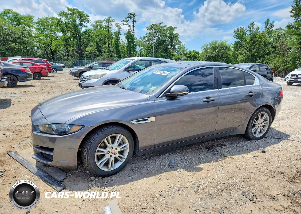 2019 Jaguar Xe Premium – zdjęcie 1 z 12