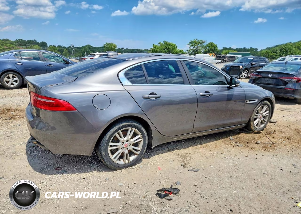 2019 Jaguar Xe Premium VIN:SAJAD4FX2KCP51897 - 3