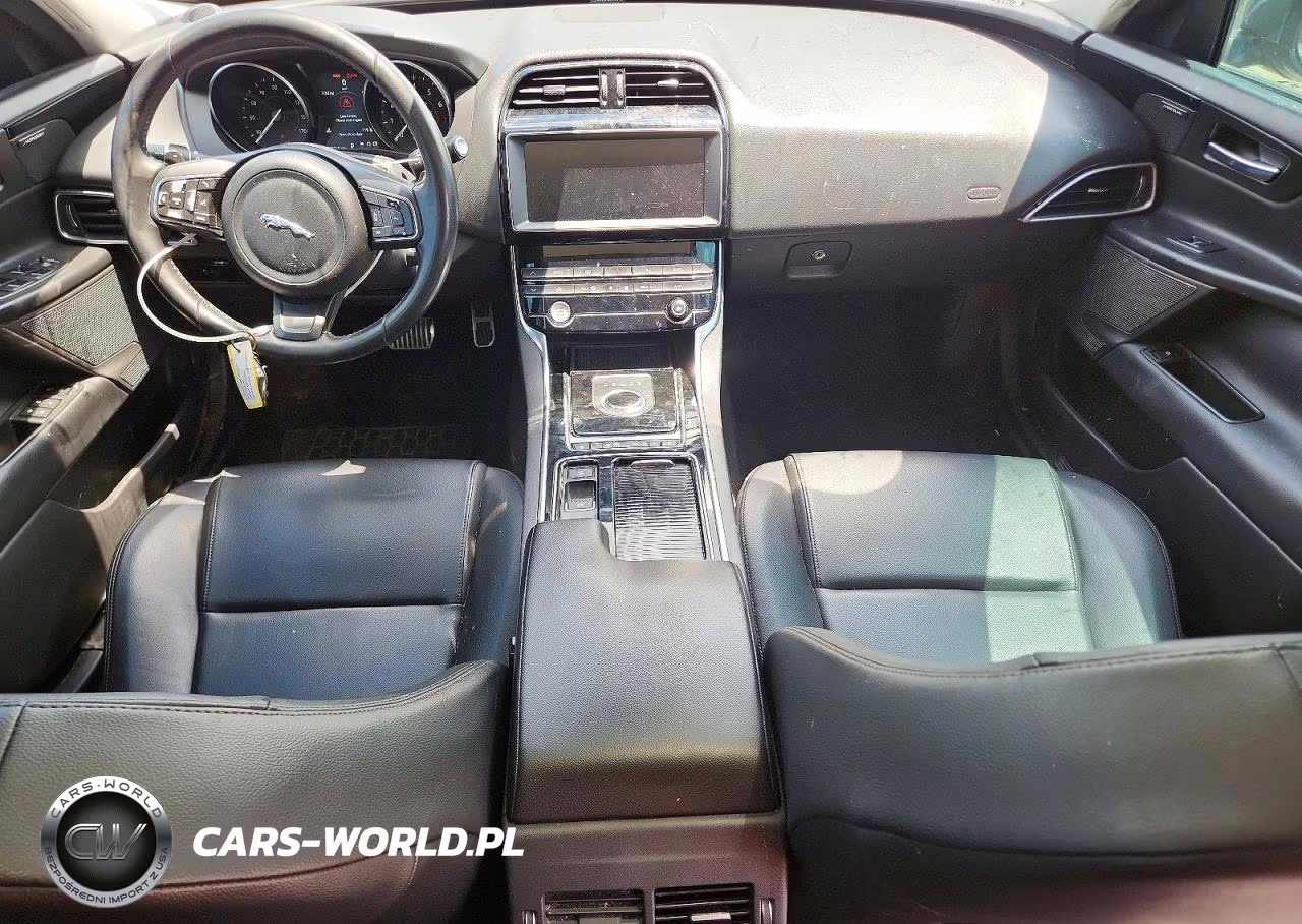 2019 Jaguar Xe Premium VIN:SAJAD4FX2KCP51897 - 8
