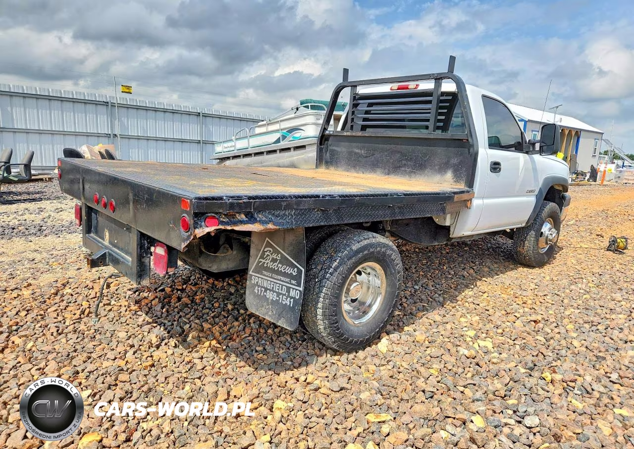 2005 Chevrolet Silverado C3500 VIN:1GBJC34U85E311880 - 3