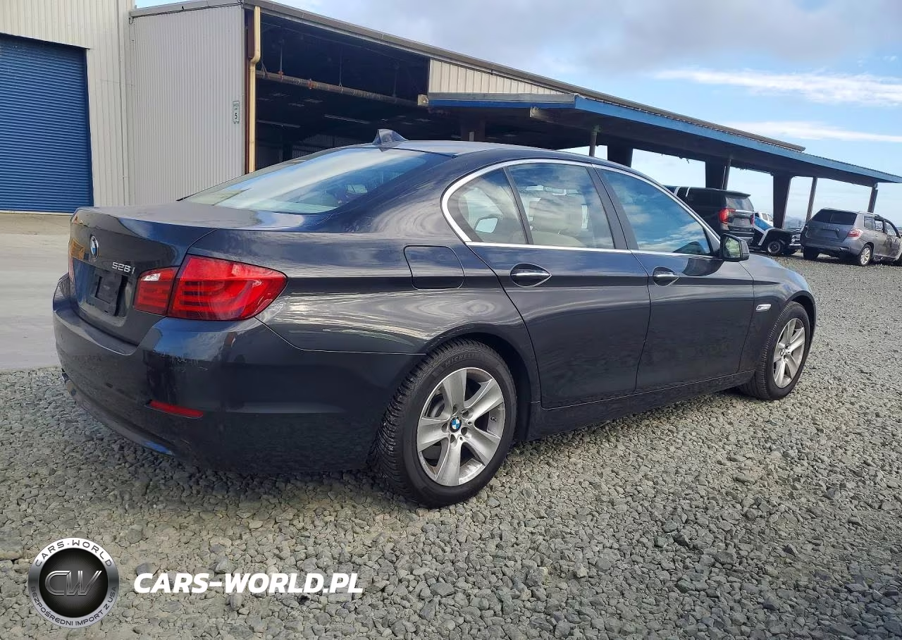2013 BMW 528 I VIN:WBAXG5C53DD230366 - 3