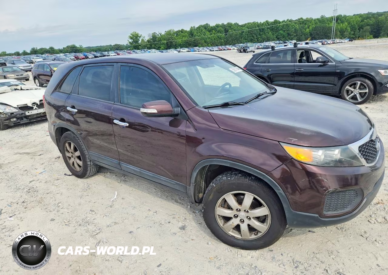 2011 Kia Sorento Lx VIN:5XYKT3A10BG039385 - 4