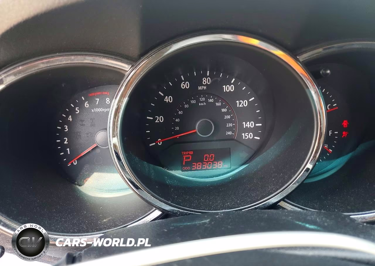 2011 Kia Sorento Lx VIN:5XYKT3A10BG039385 - 9